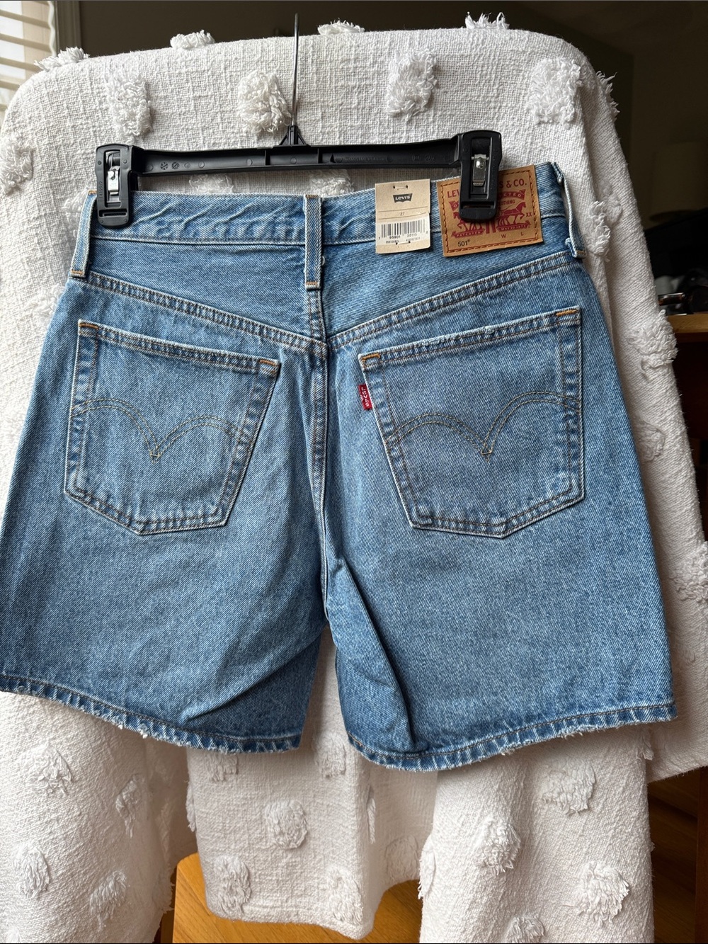 Levi's light blue distressed denim shorts - Picture 3 of 4